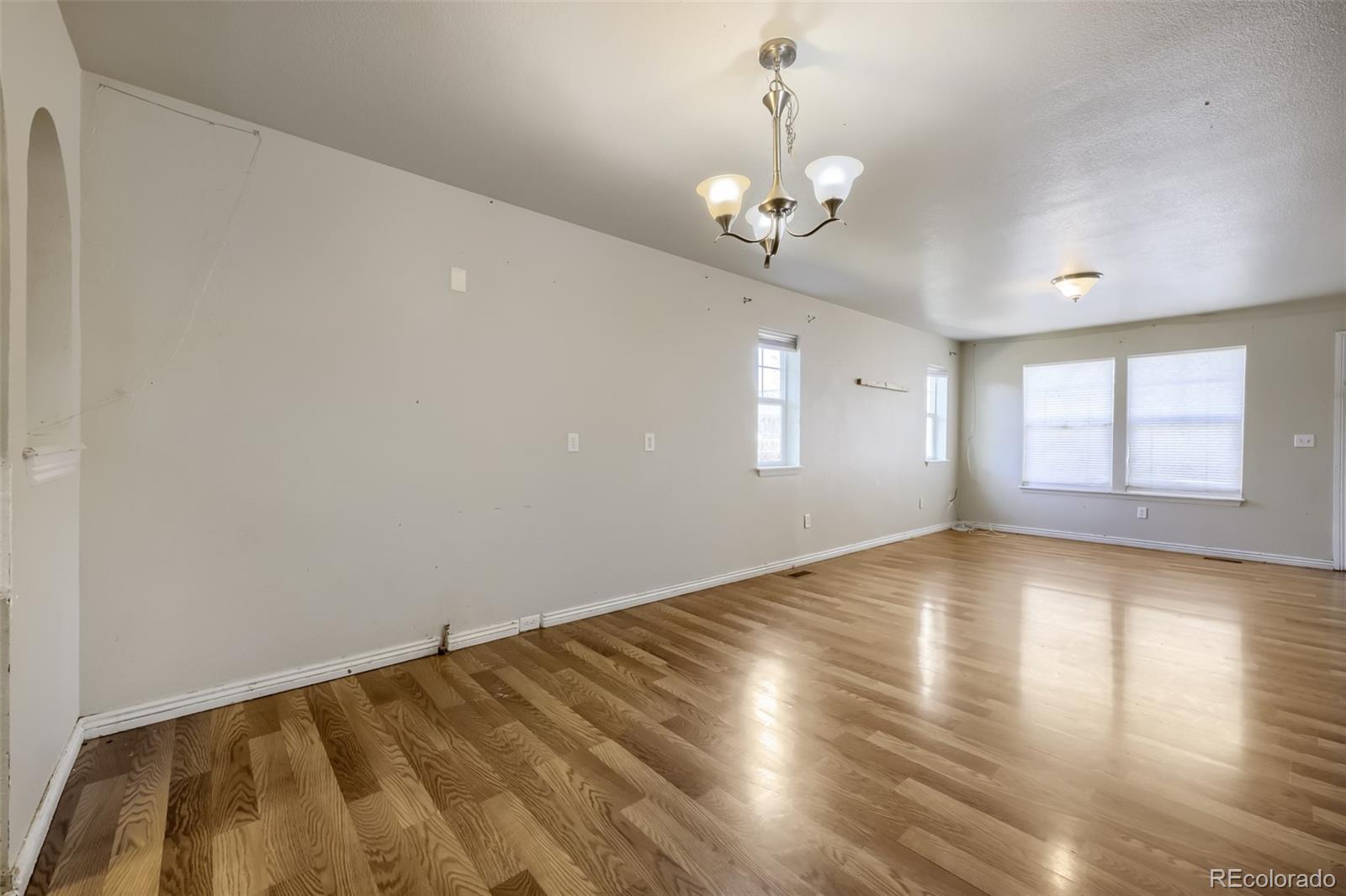 1852 Eagle Street Aurora CO 80011