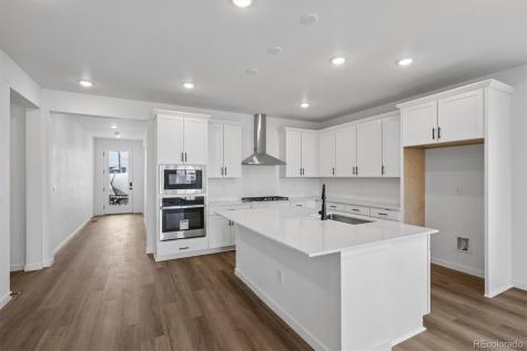 2122 S Irvington Street Aurora CO 80018