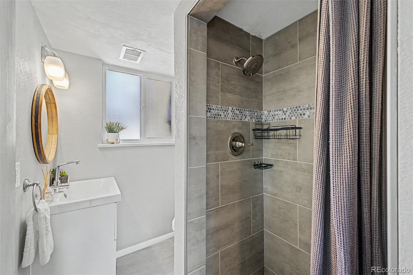 2115 S Ammons Street Lakewood CO 80227