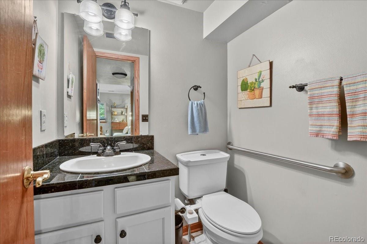 57 Yank Way Lakewood CO 80228