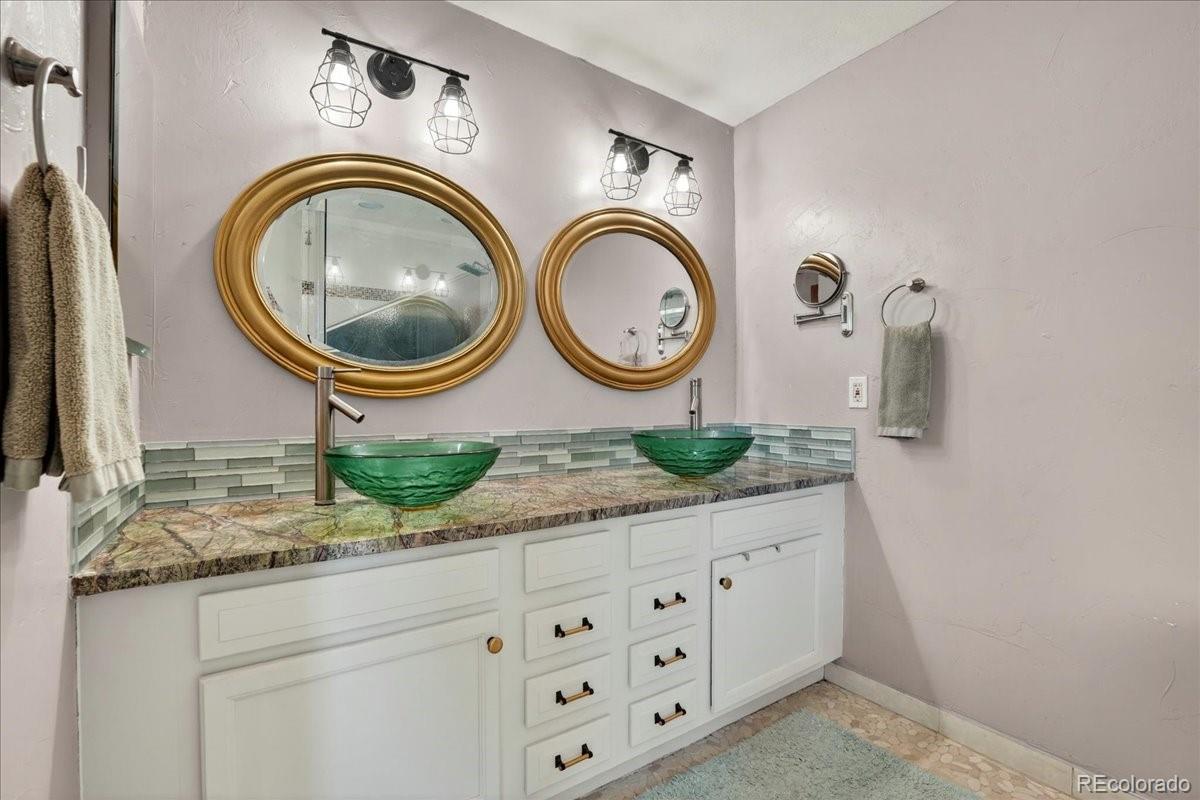 57 Yank Way Lakewood CO 80228