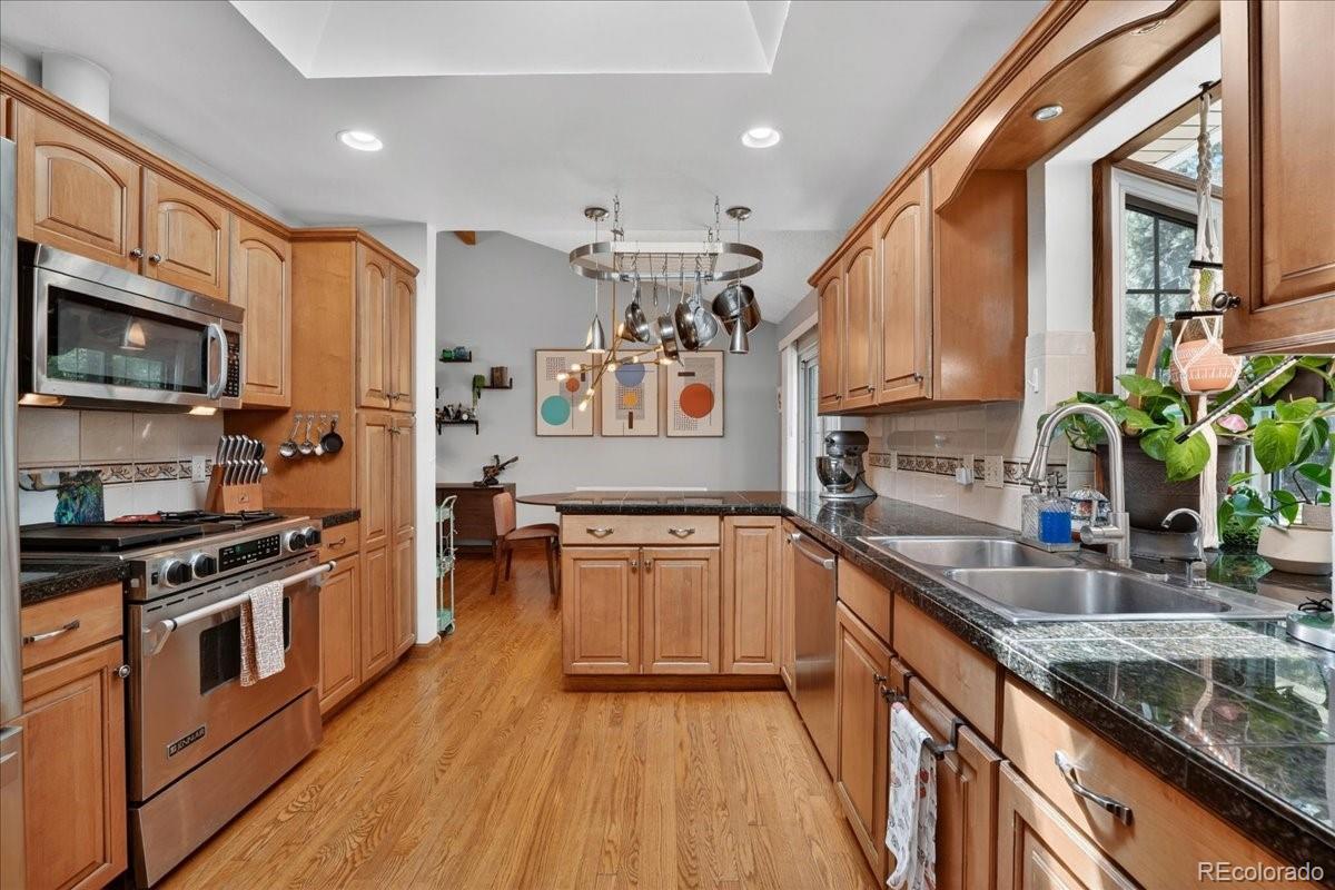 57 Yank Way Lakewood CO 80228