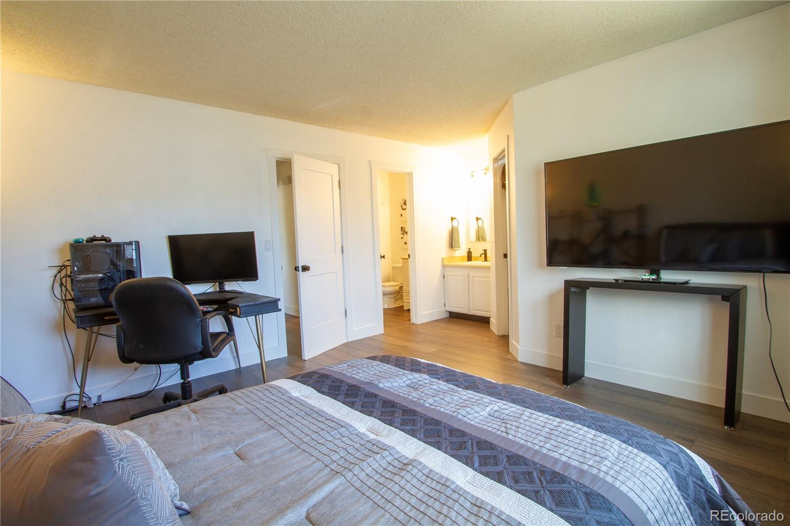 4868 S Johnson Street Littleton CO 80123