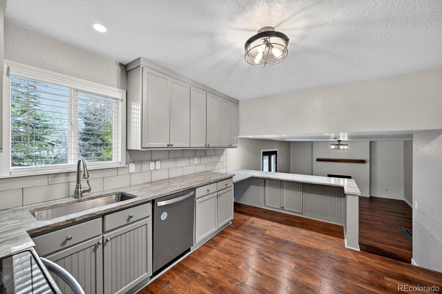 7303 S Vance Street Littleton CO 80128