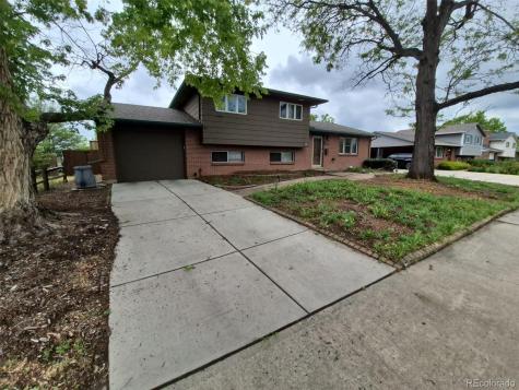 902 S Potomac Way Aurora CO 80012