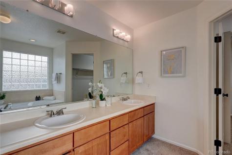 6141 S Richfield Court Aurora CO 80016