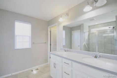 2082 S Cathay Way Aurora CO 80013