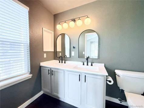 5910 S Valdai Way Aurora CO 80015