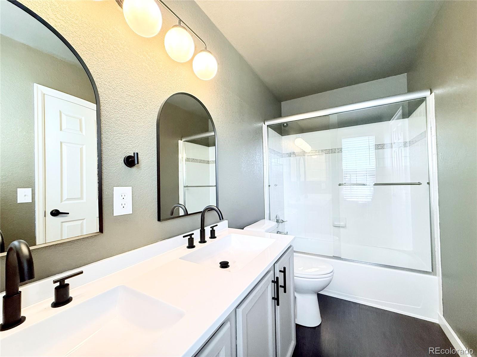 5910 S Valdai Way Aurora CO 80015
