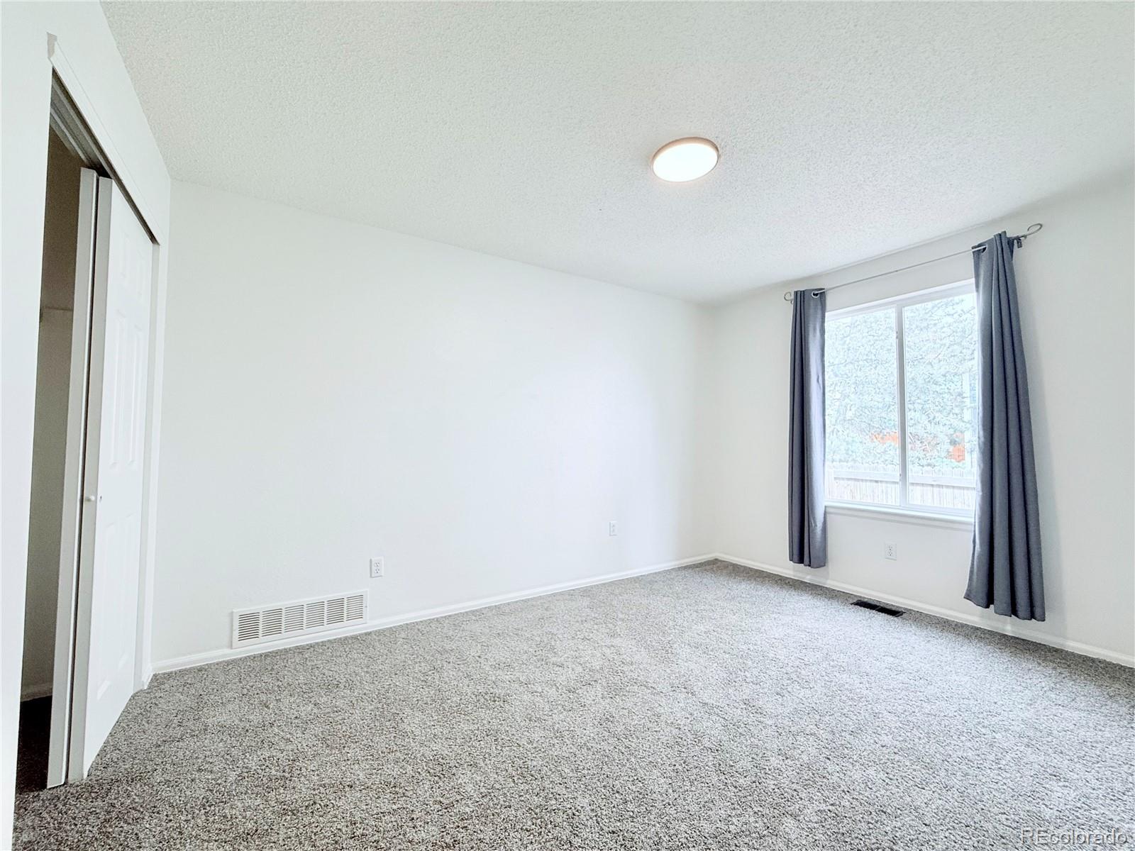 5910 S Valdai Way Aurora CO 80015