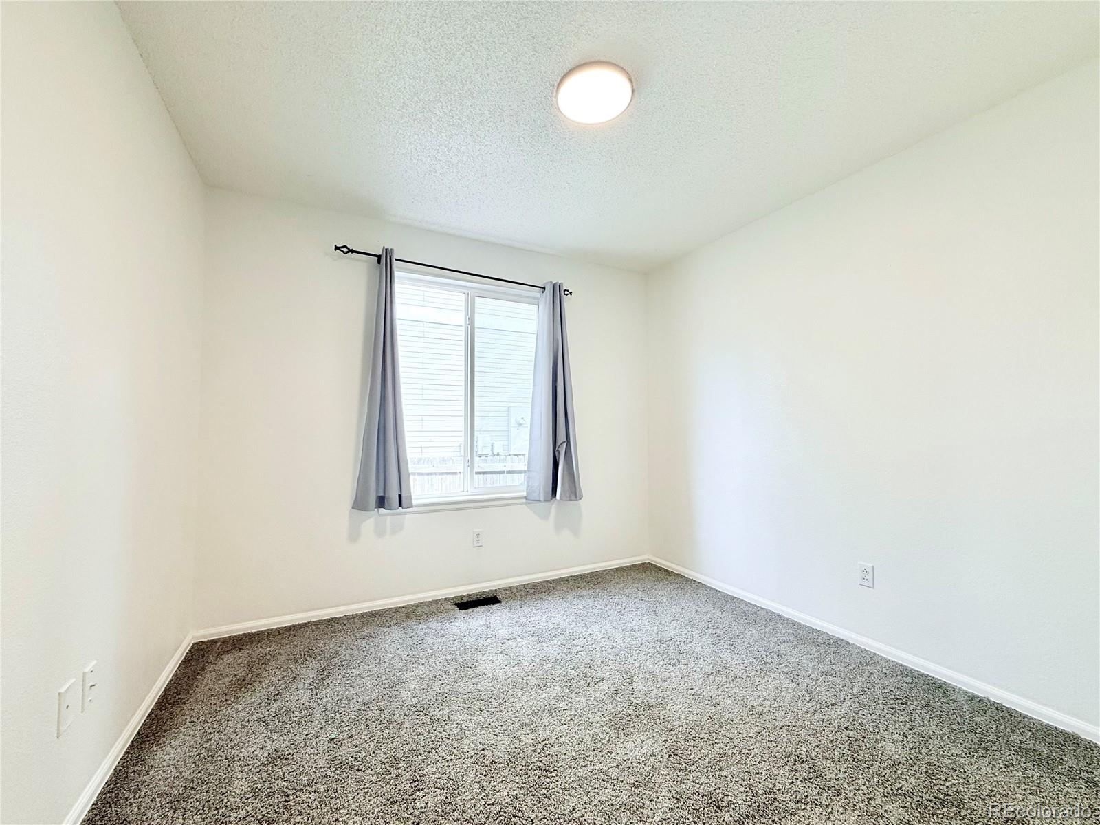 5910 S Valdai Way Aurora CO 80015