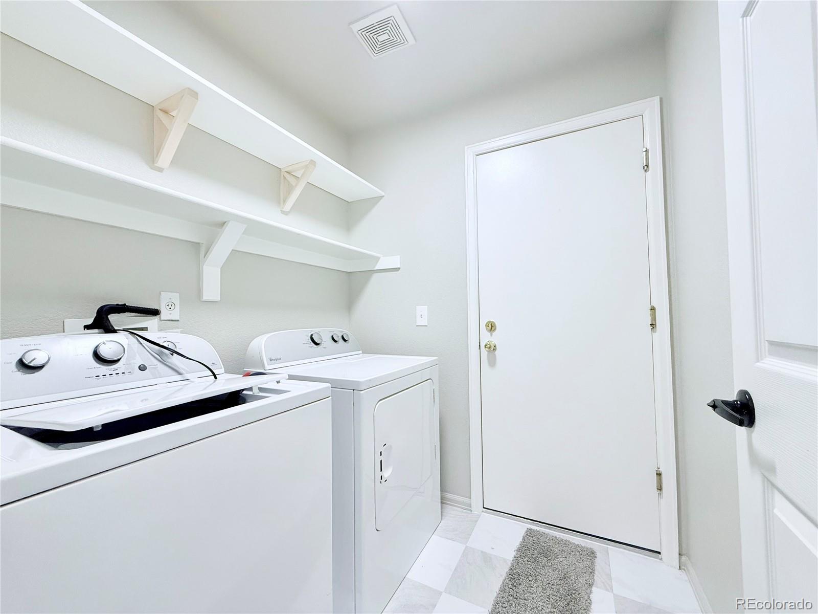 5910 S Valdai Way Aurora CO 80015