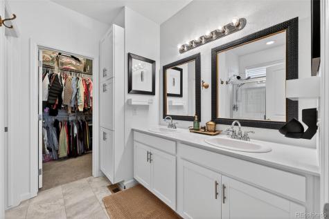 26707 E Maple Avenue Aurora CO 80018