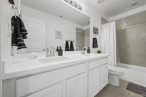 3845 Eaton Park Street Aurora CO 80019