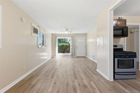 1297 Worchester Street Aurora CO 80011