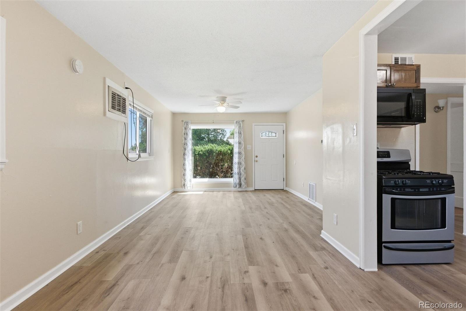 1297 Worchester Street Aurora CO 80011
