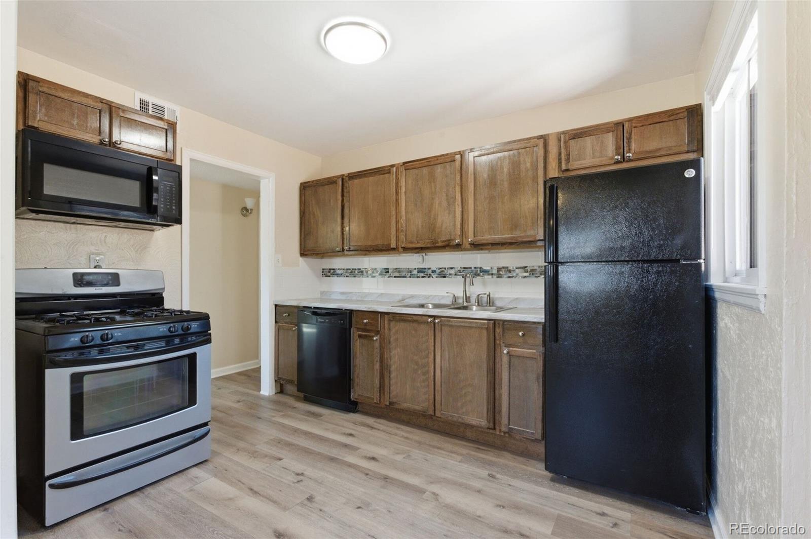 1297 Worchester Street Aurora CO 80011