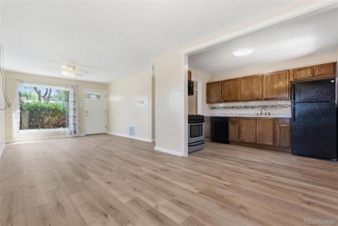 1297 Worchester Street Aurora CO 80011