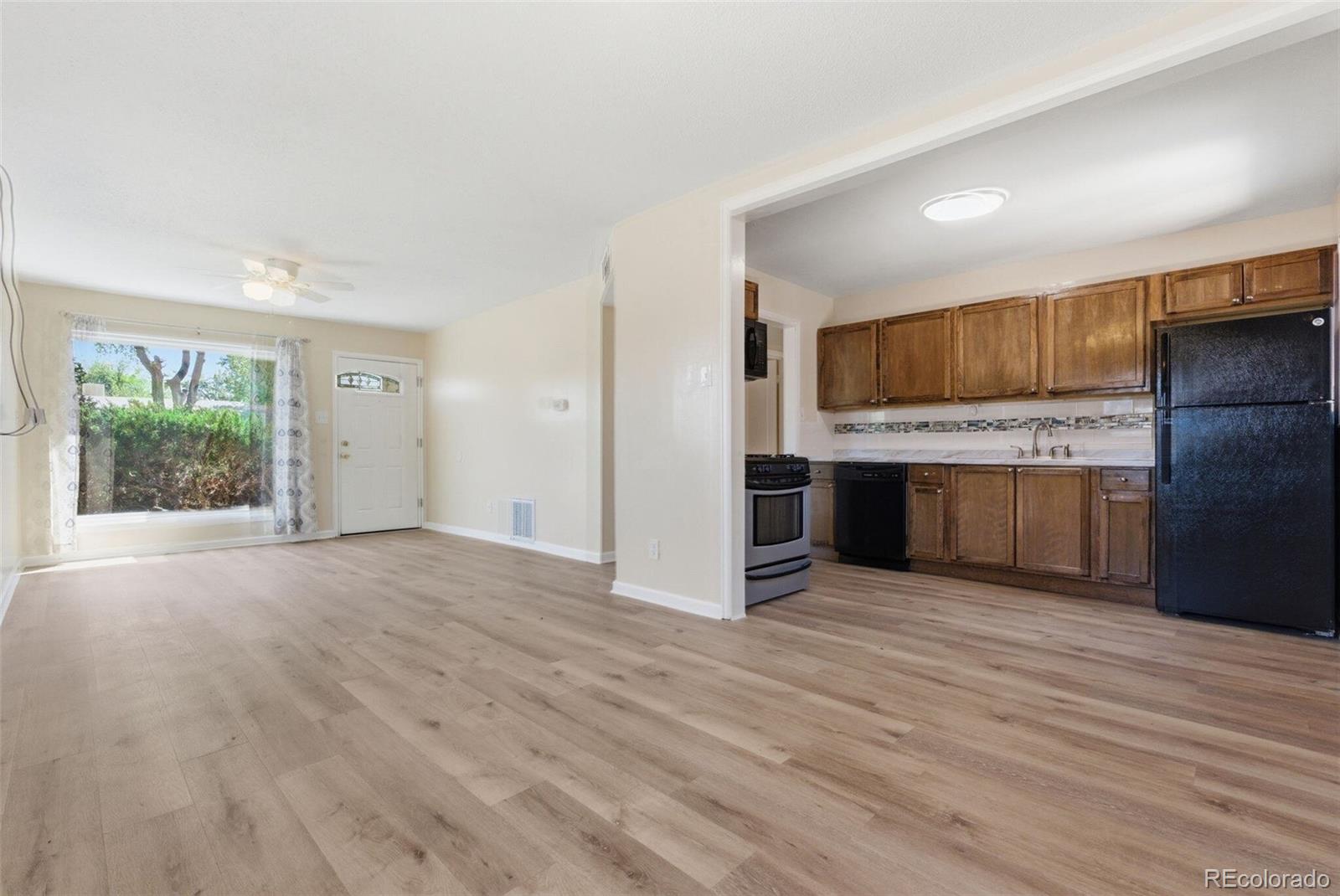 1297 Worchester Street Aurora CO 80011