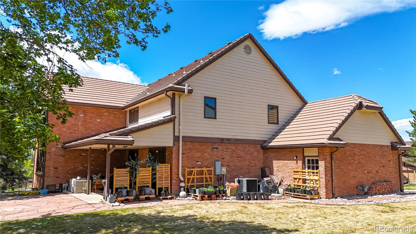 2462 Country Club Loop Denver CO 80234