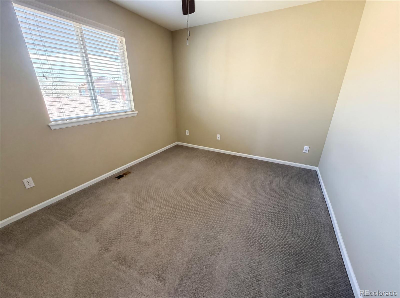 10049 Southlawn Circle Commerce City CO 80022