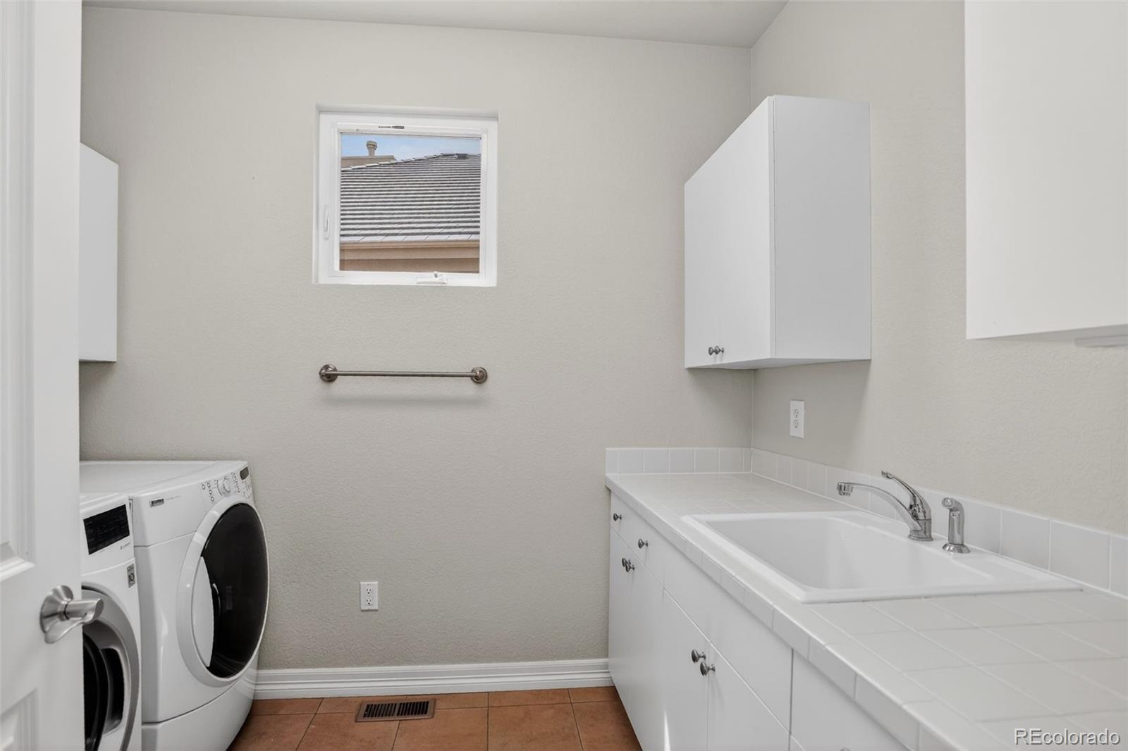 6568 S Blackhawk Way Aurora CO 80016