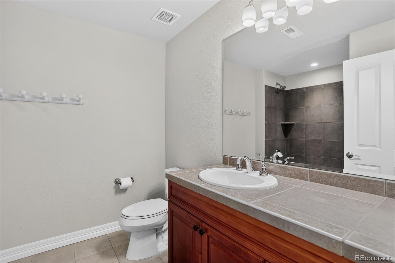 6568 S Blackhawk Way Aurora CO 80016