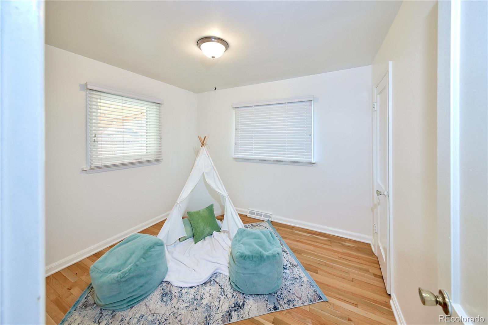 5185 Beach Court Denver CO 80221