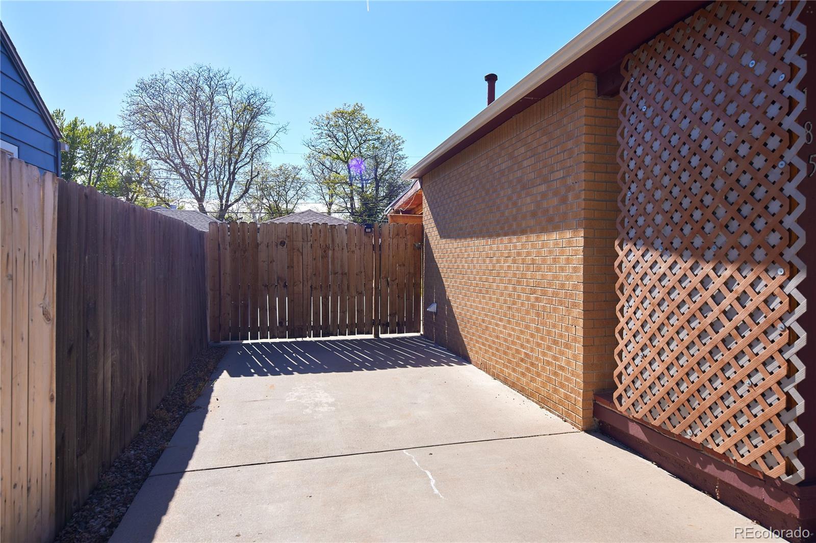 5185 Beach Court Denver CO 80221