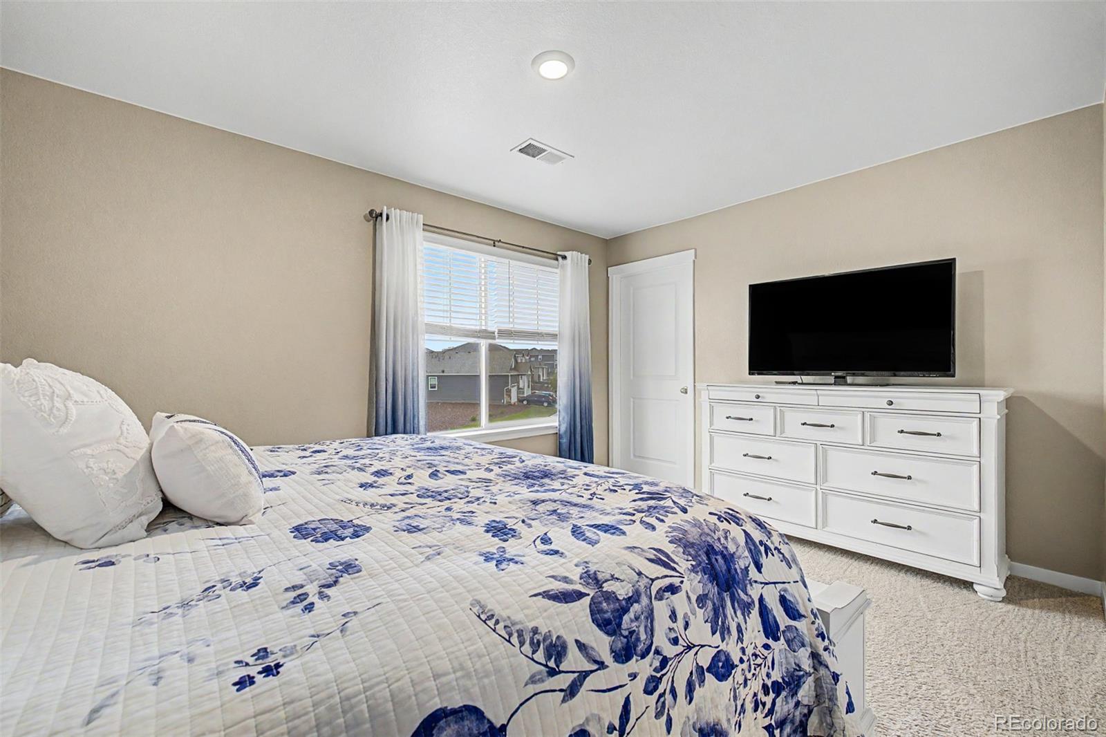 15704 Roslyn Street Thornton CO 80602