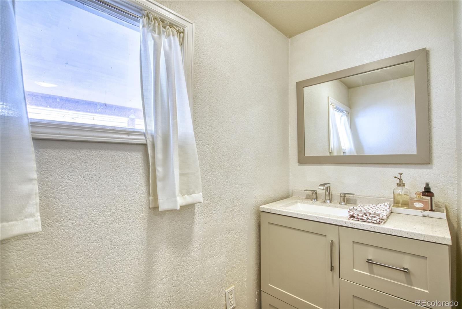 246 Todd Avenue La Salle CO 80645