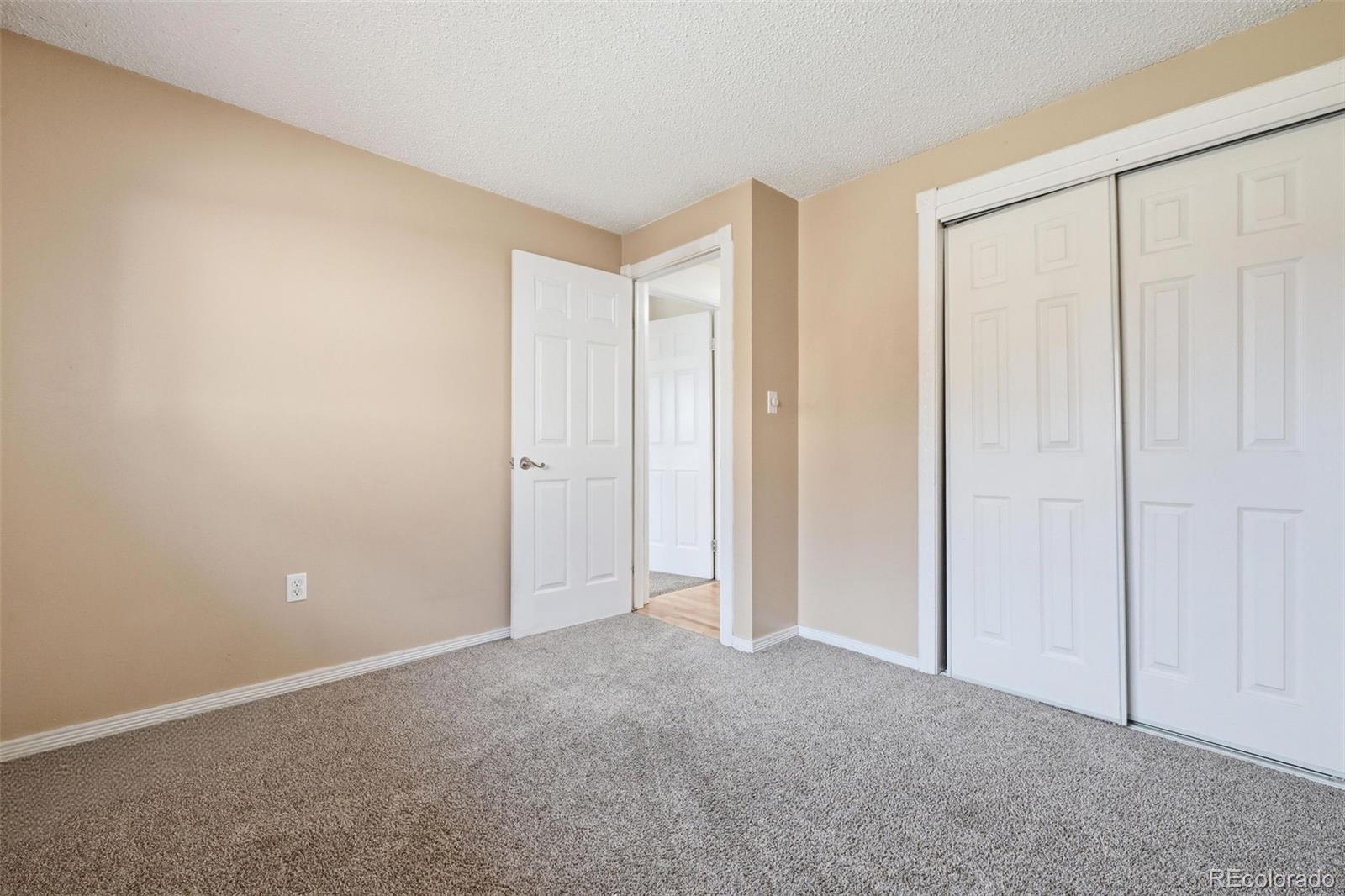 1042 S Holland Court Lakewood CO 80226