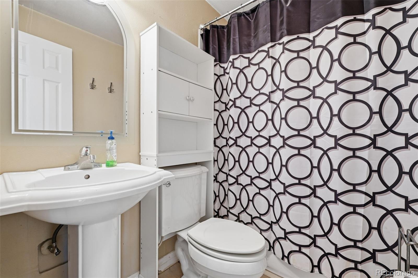 1042 S Holland Court Lakewood CO 80226