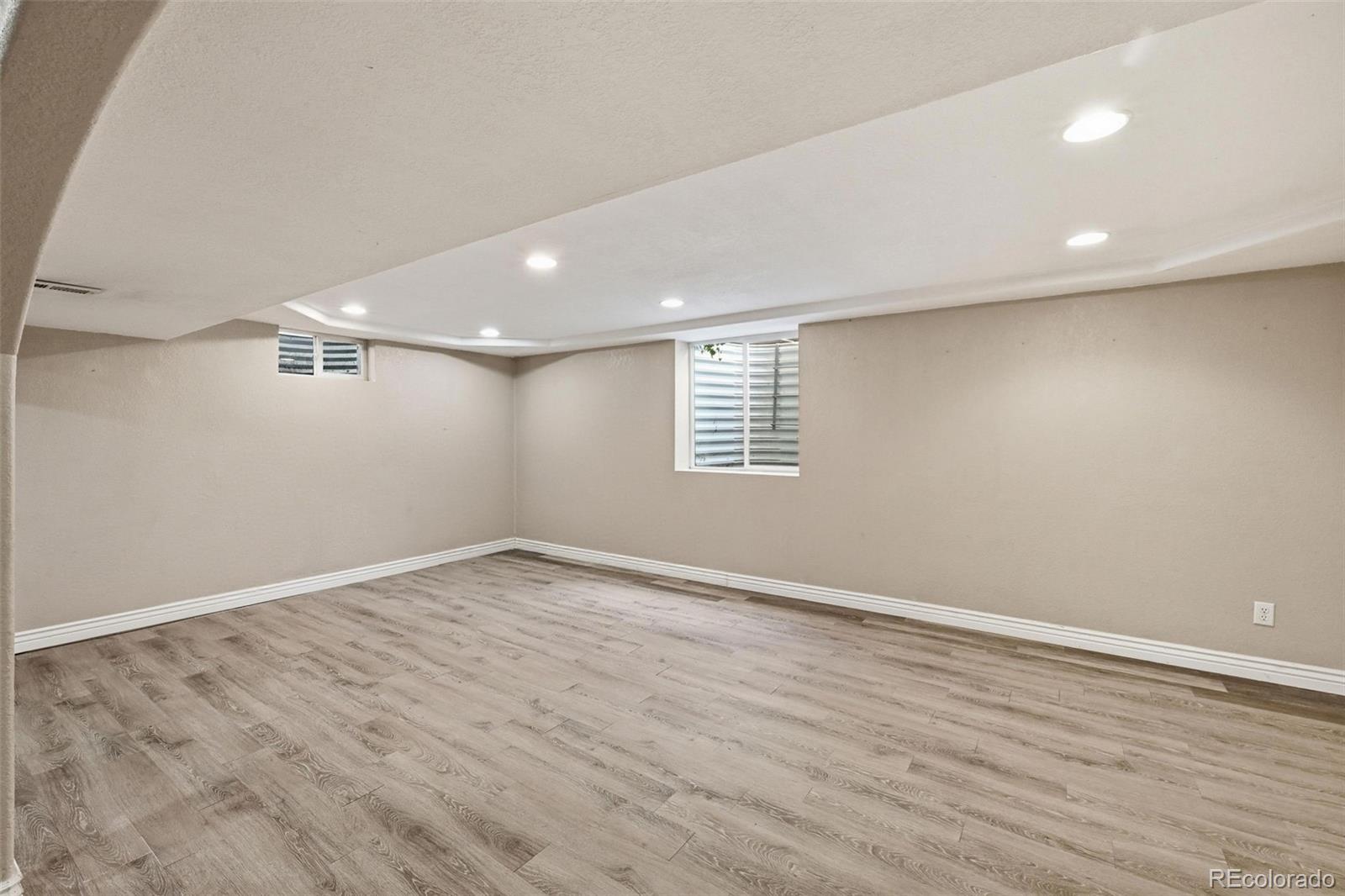 1042 S Holland Court Lakewood CO 80226