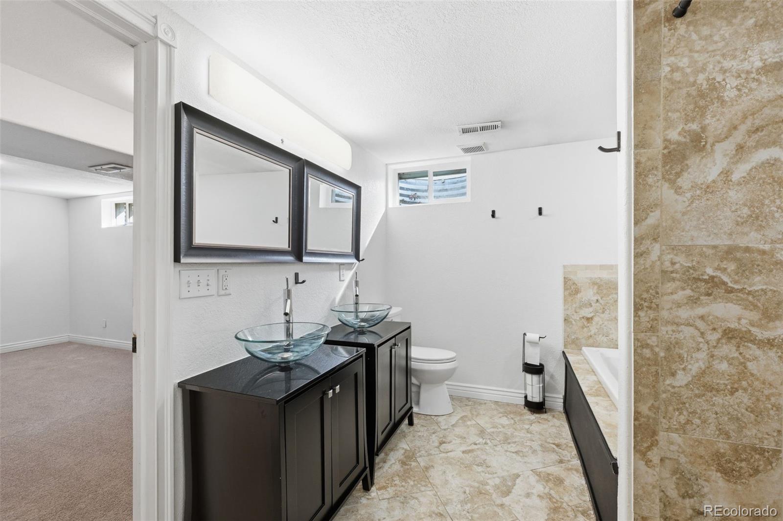1042 S Holland Court Lakewood CO 80226