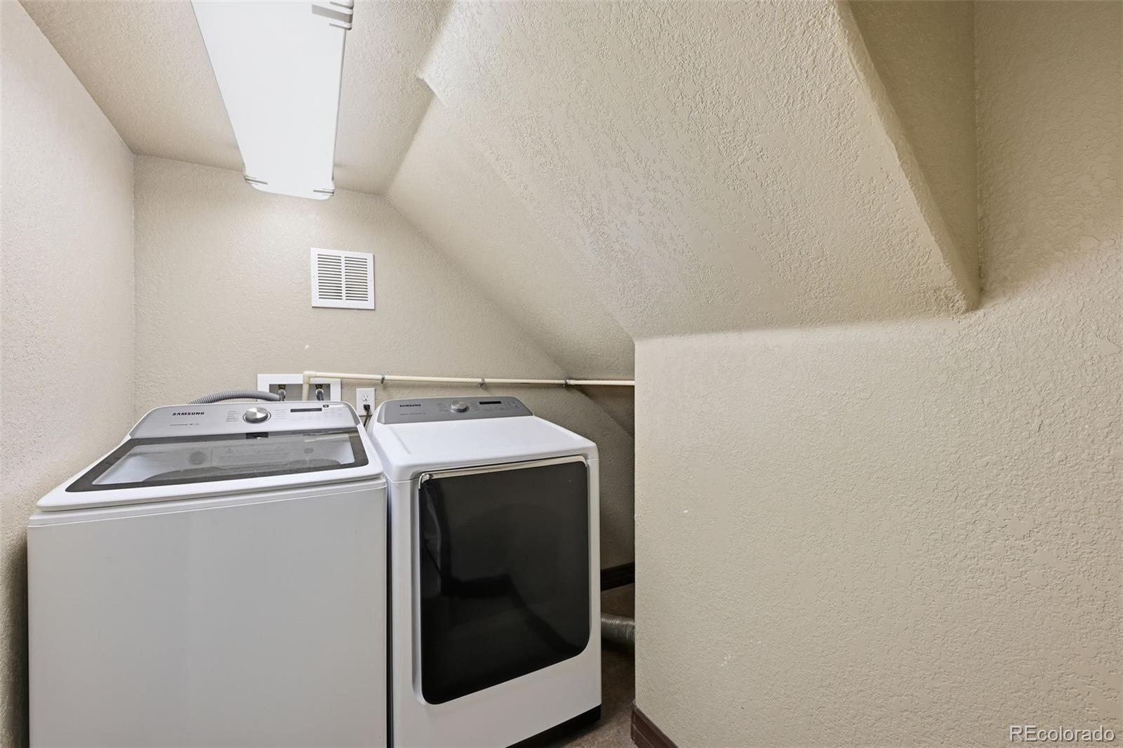 1042 S Holland Court Lakewood CO 80226
