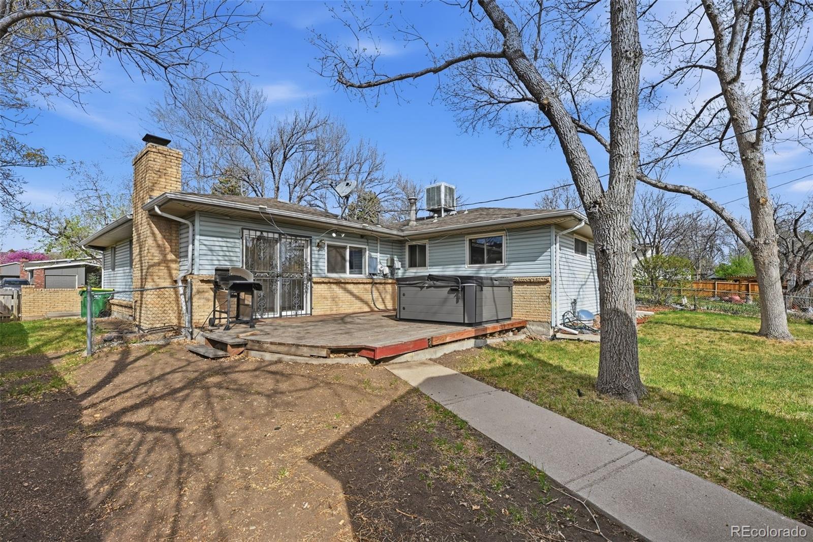 1042 S Holland Court Lakewood CO 80226