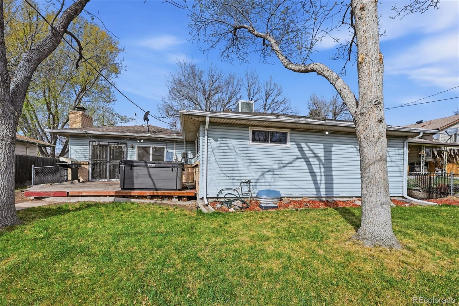 1042 S Holland Court Lakewood CO 80226