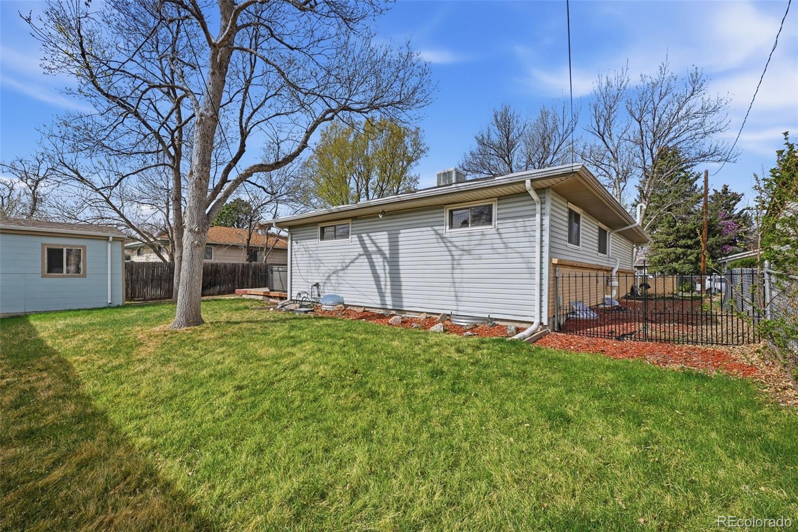 1042 S Holland Court Lakewood CO 80226