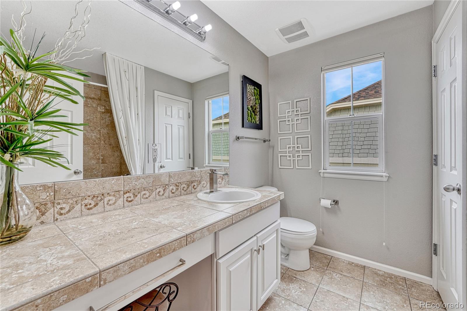 5625 S Buchanan Street Aurora CO 80016