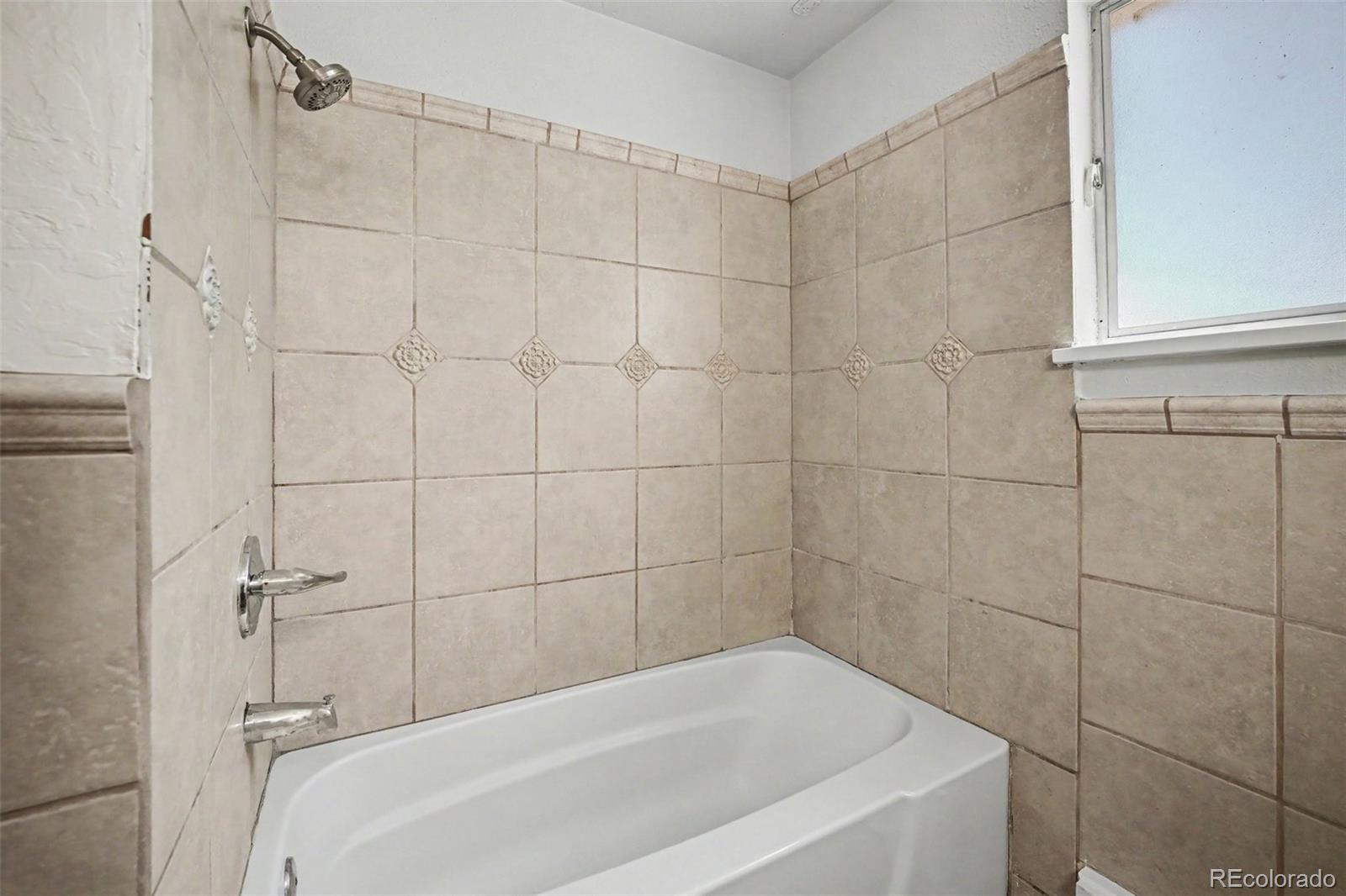 362 Salem Street Aurora CO 80011