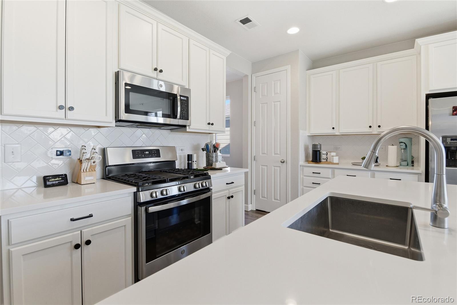 924 N Waterloo Street Aurora CO 80018