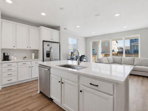 924 N Waterloo Street Aurora CO 80018