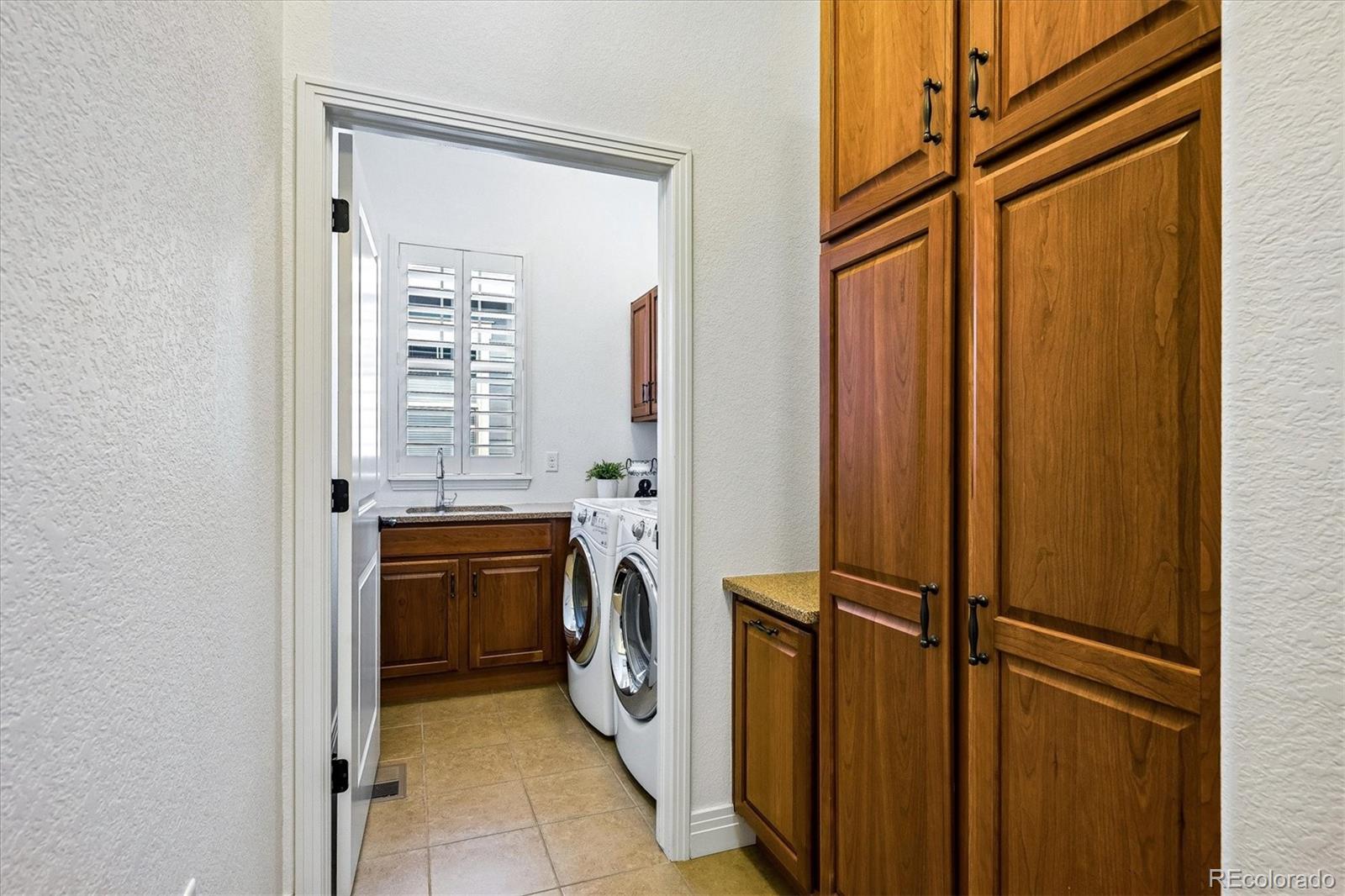 8043 E 49th Place Denver CO 80238
