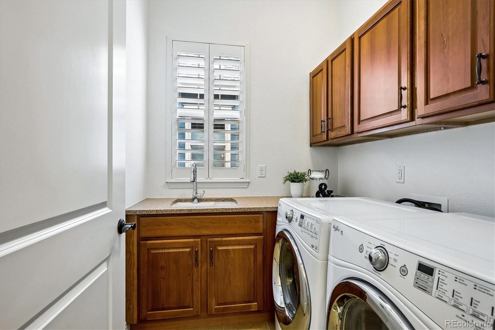 8043 E 49th Place Denver CO 80238