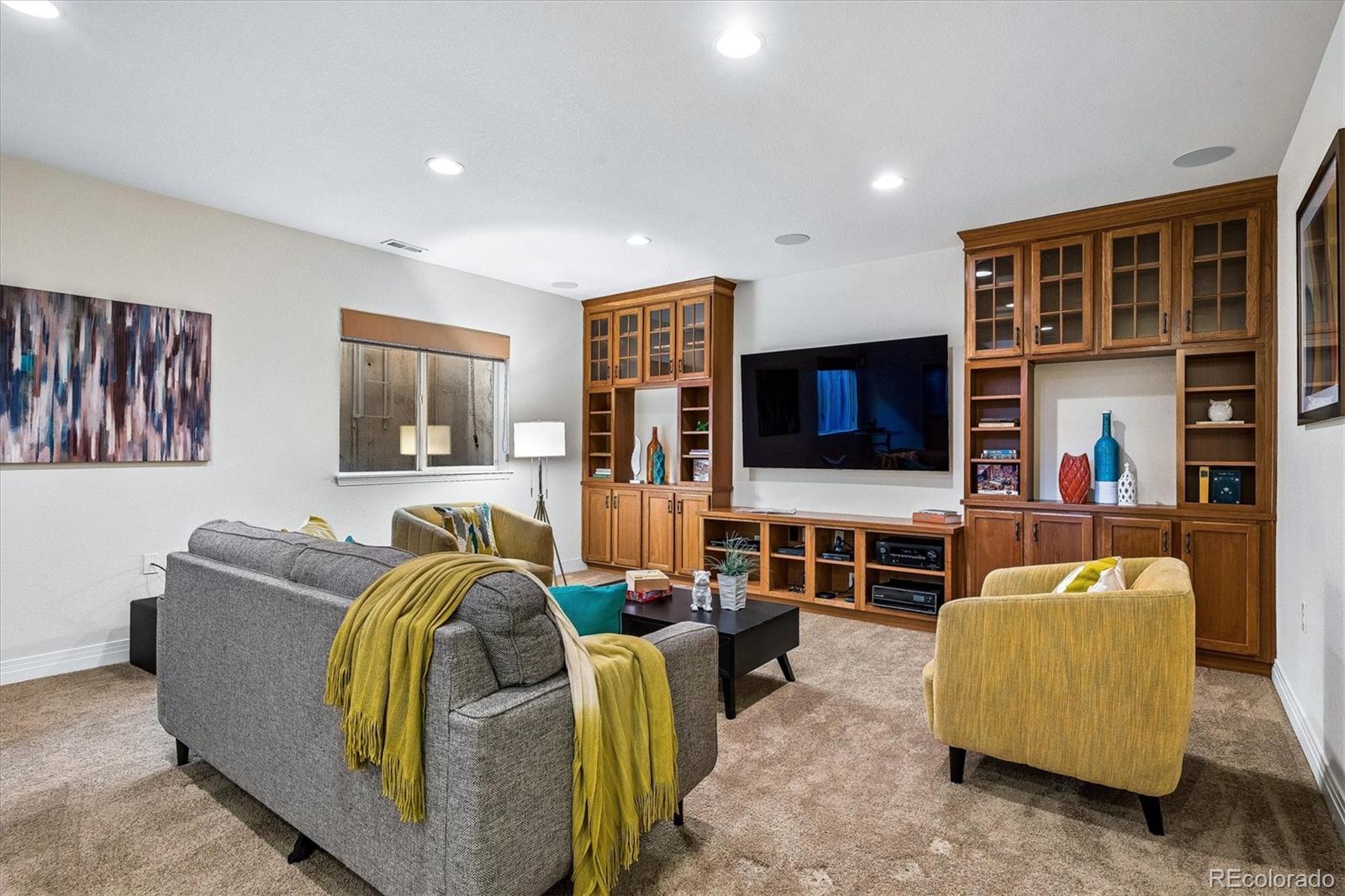 8043 E 49th Place Denver CO 80238