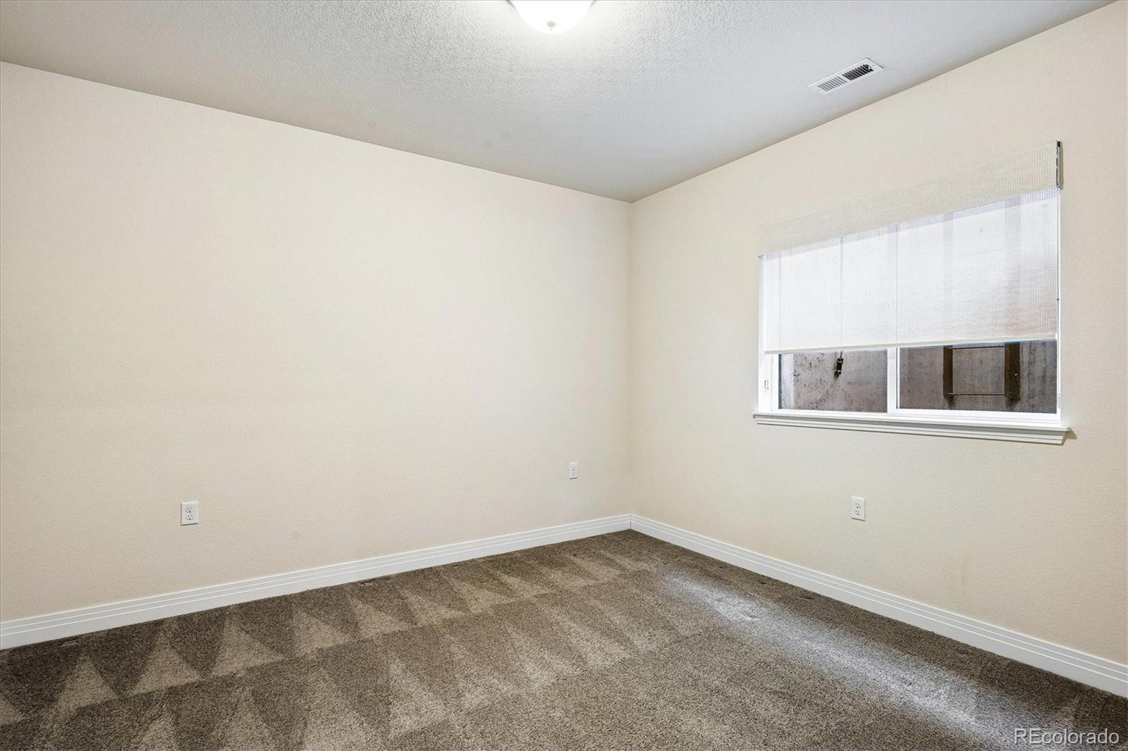 8043 E 49th Place Denver CO 80238