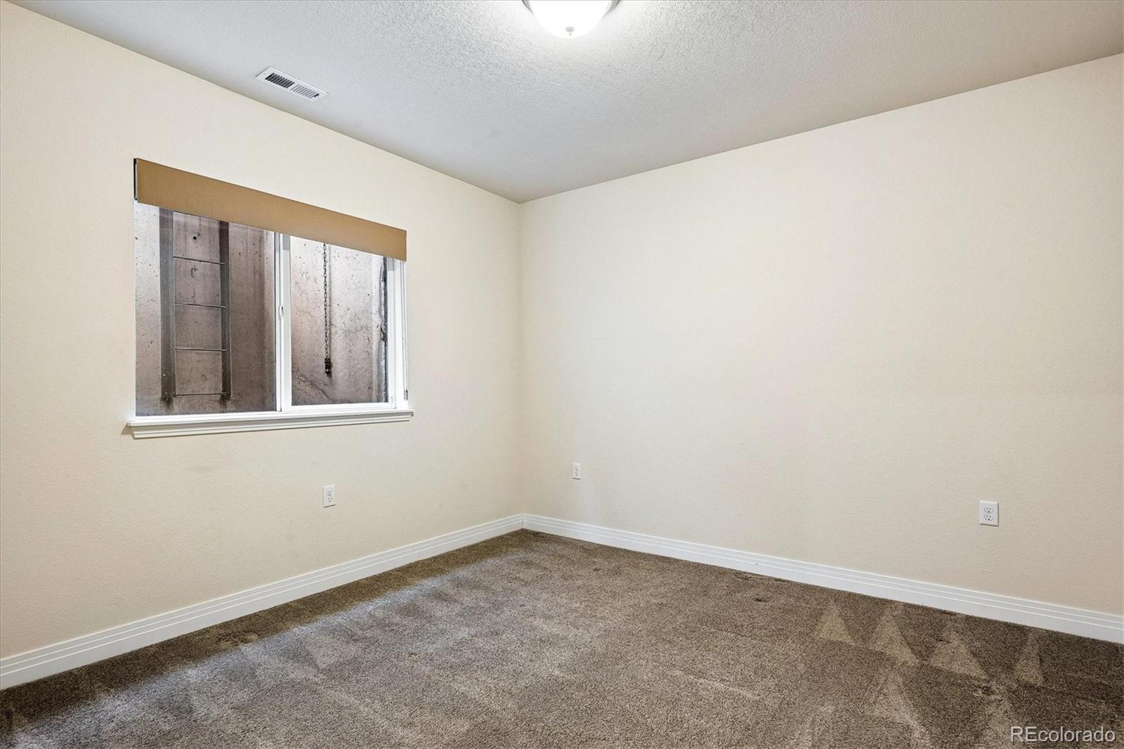 8043 E 49th Place Denver CO 80238