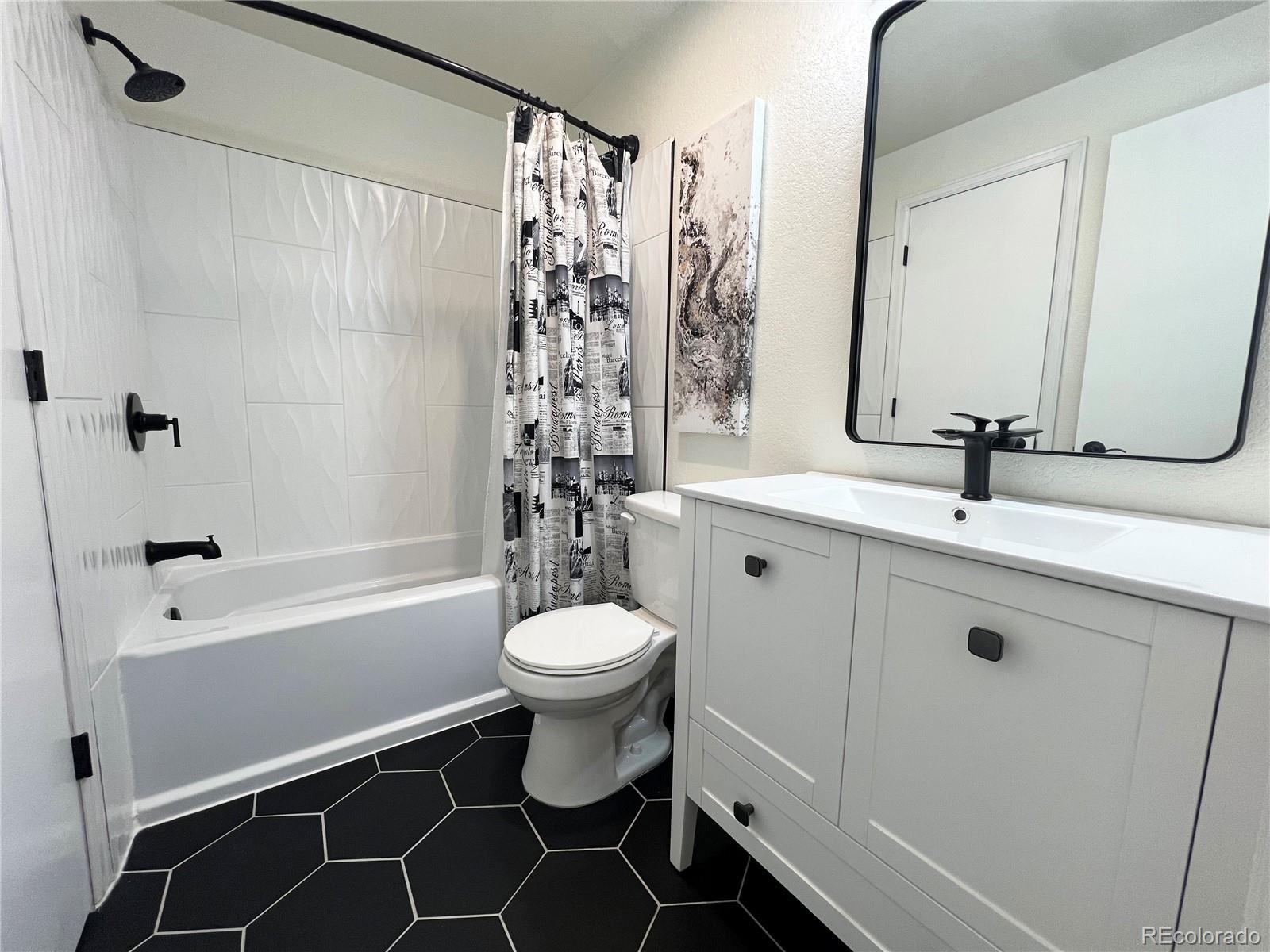 5019 S Espana Way Centennial CO 80015