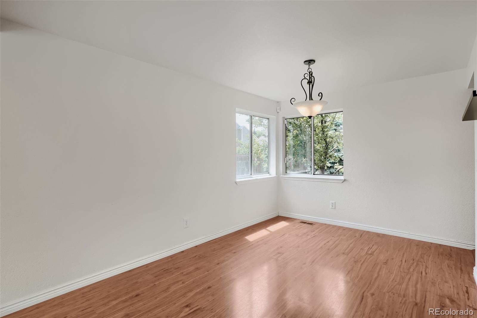 5019 S Espana Way Centennial CO 80015